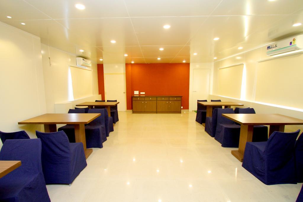 Crest Inn Καλκούτα Εξωτερικό φωτογραφία